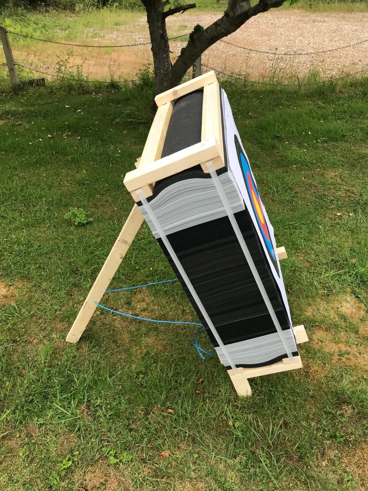 90CM ARCHERY HOME TARGET SET 3 90CM ARCHERY HOME TARGET SET - Image 3